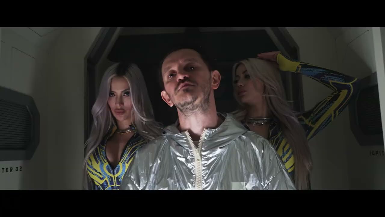 Le Twins (feat. Burak Yeter) - MOON [Official Music Video]