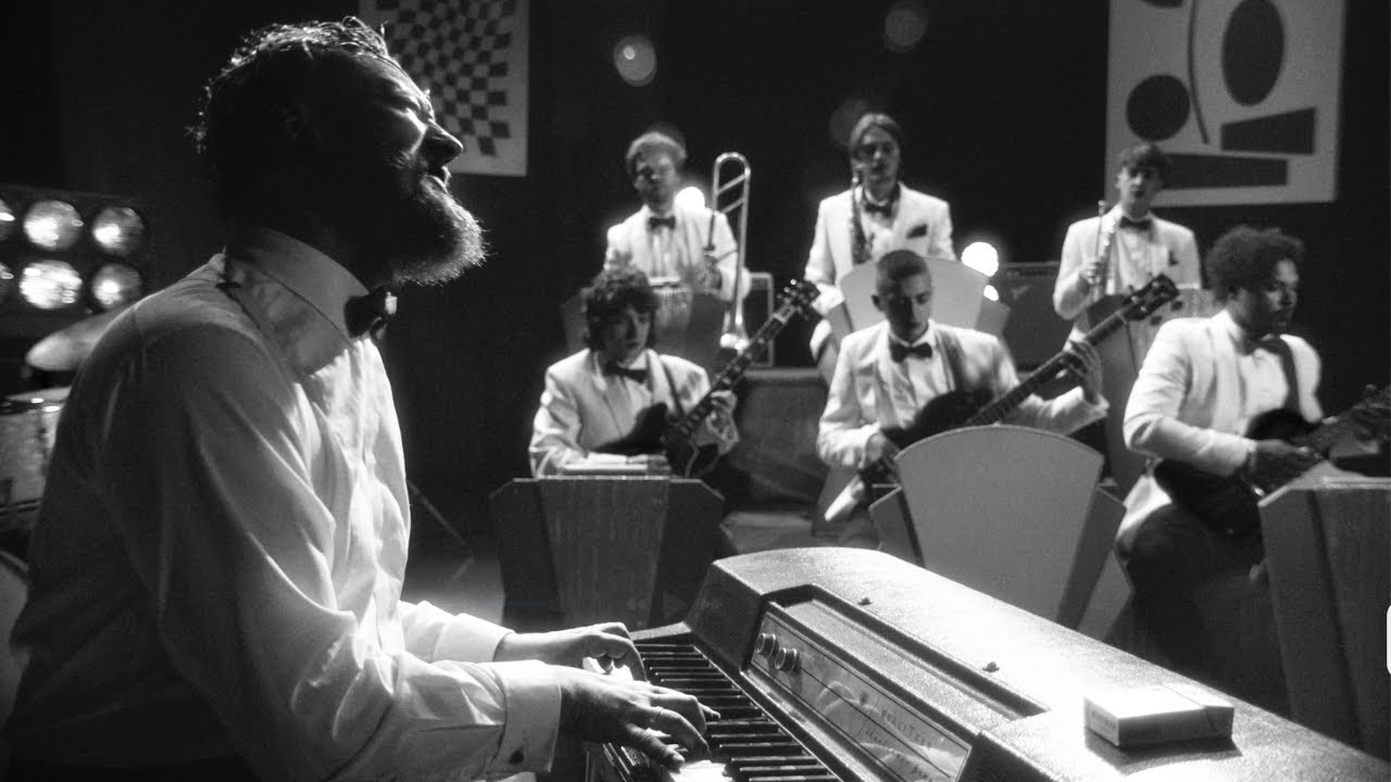 Yellow Days - Sharon (Official Music Video)