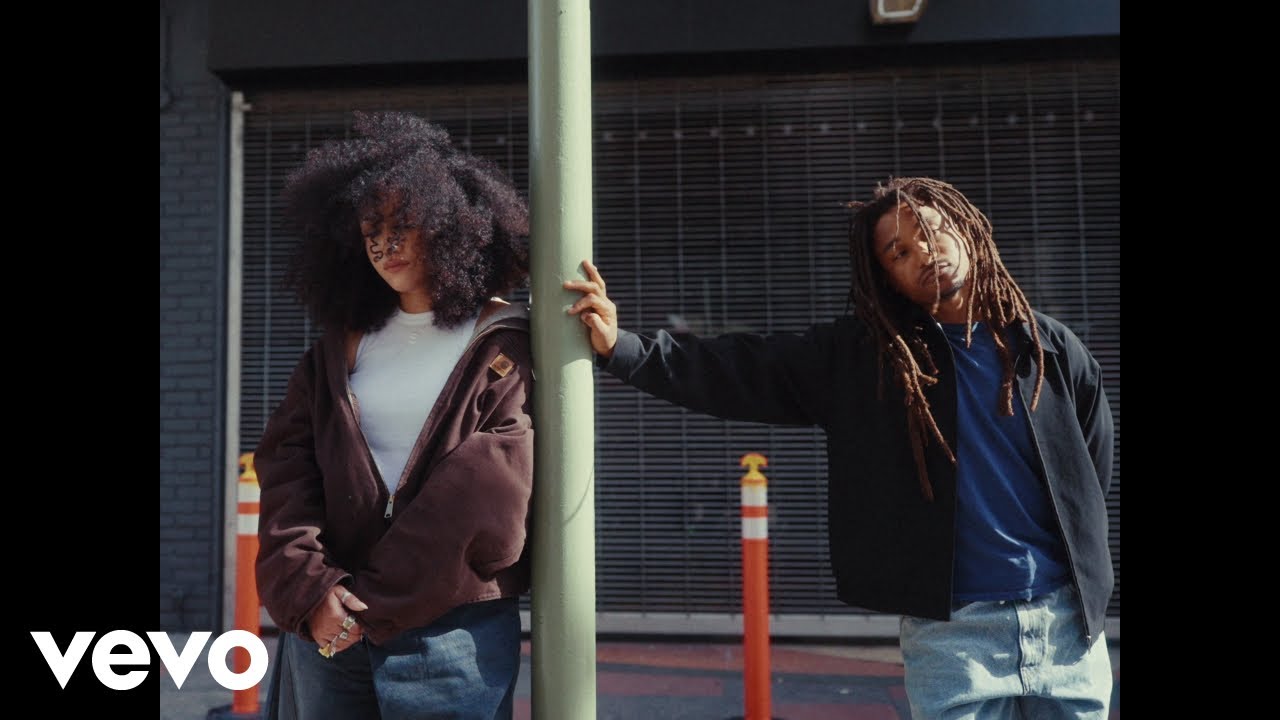 Jenevieve - Waiting Room (feat. Jordan Ward) [Official Visualizer]