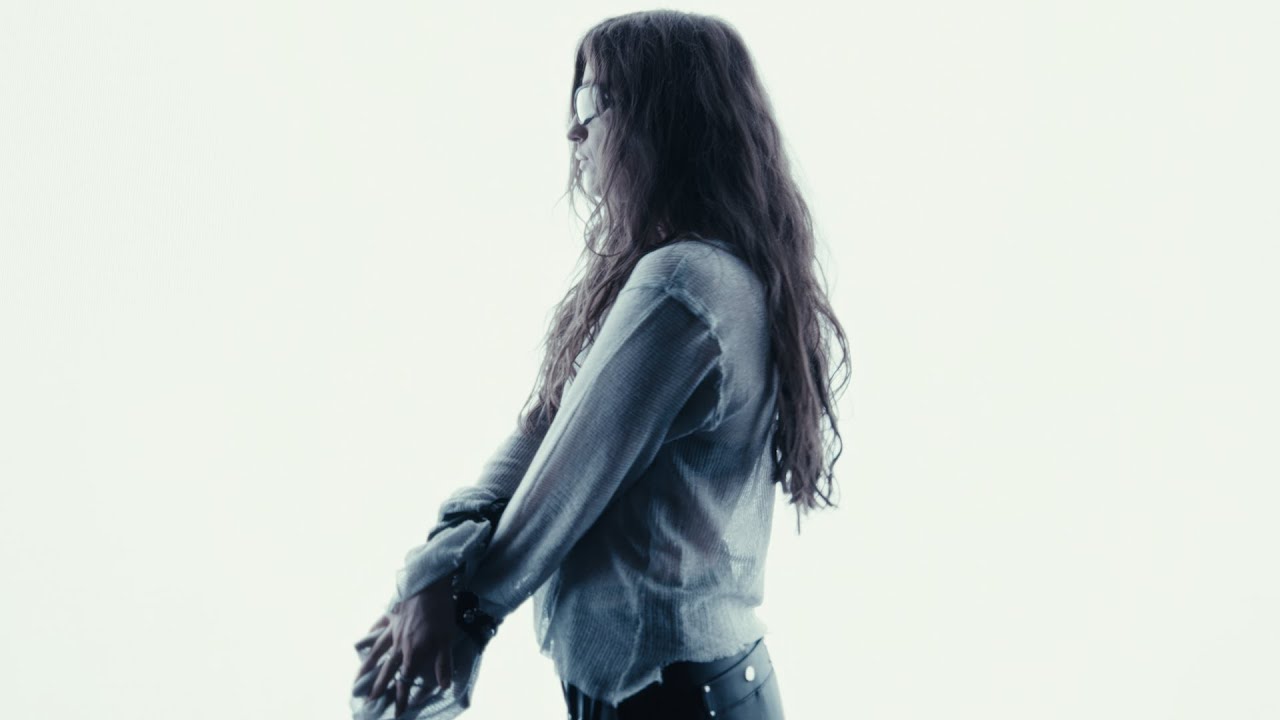 Clara La San - Talking To You (Official Video)