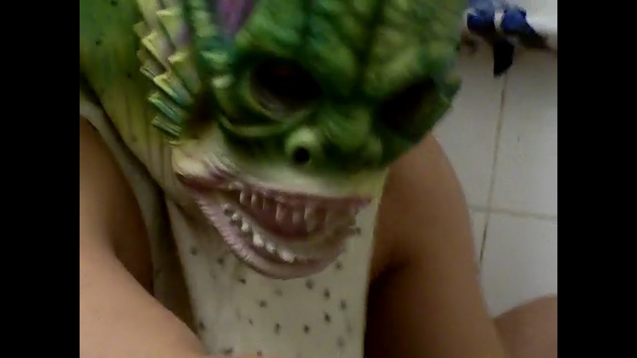 Bowen Thi - Favorite (Official Music Video)