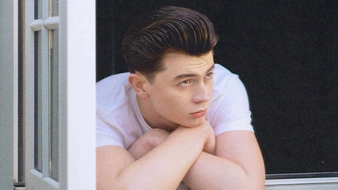 Elliot James Reay - Daydreaming (Official Visualizer)