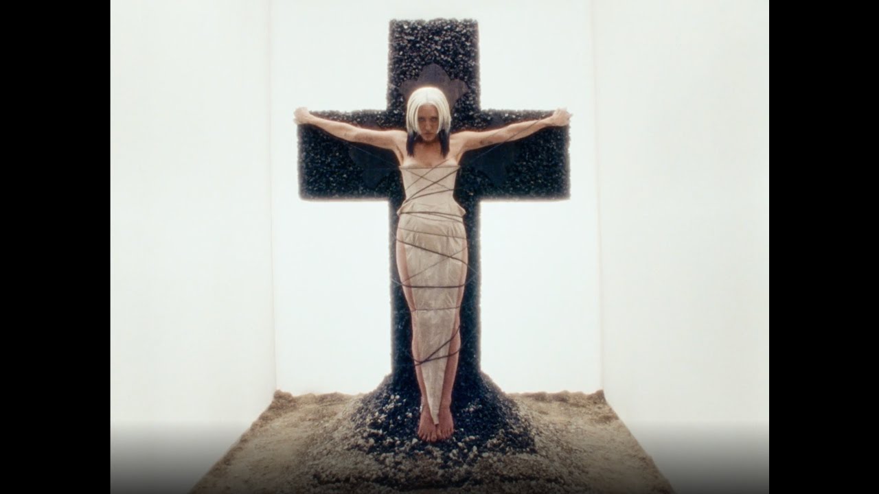 Jesse Jo Stark - lipstick (Official Video)