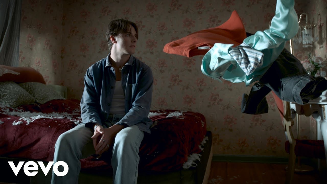 Thomas Day - Gravity (Official Video)