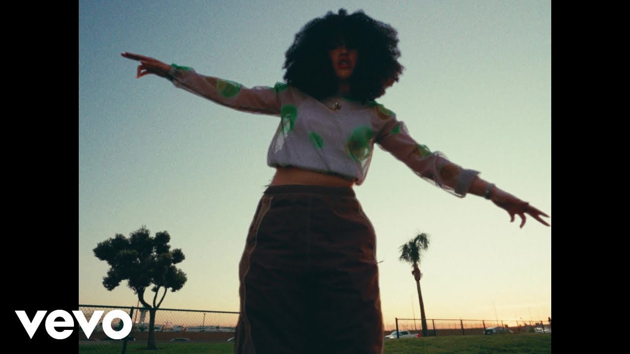 Jenevieve - Flight Risqué (Official Visualizer) [feat. Freddie Gibbs & SALIMATA]