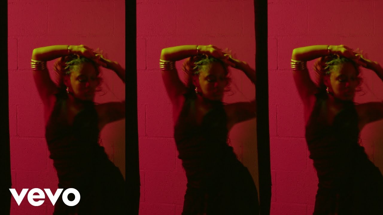 Amirah - brain (Official Visualizer)