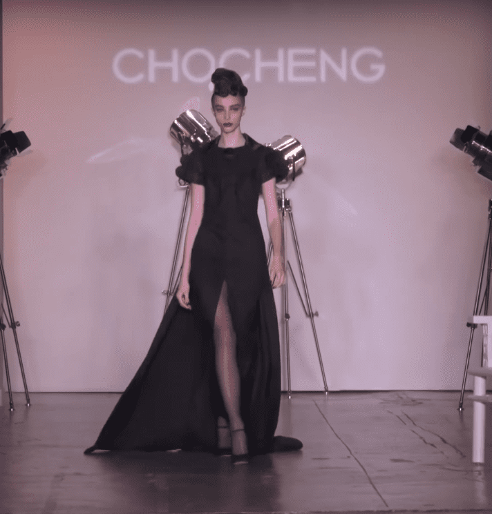 Final garment of CHOCHENG’s “Mame” collection | FF Channel, YouTube