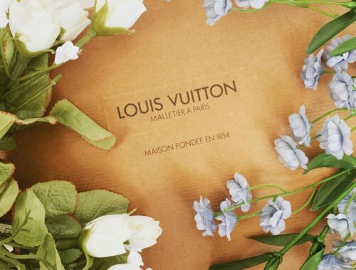 Louis Vuitton SS26 shopping bag. The collection featured Indian fashion influence, with vibrant prints and traditional South Asian design elements inspired by the “Paris to India” collection.
