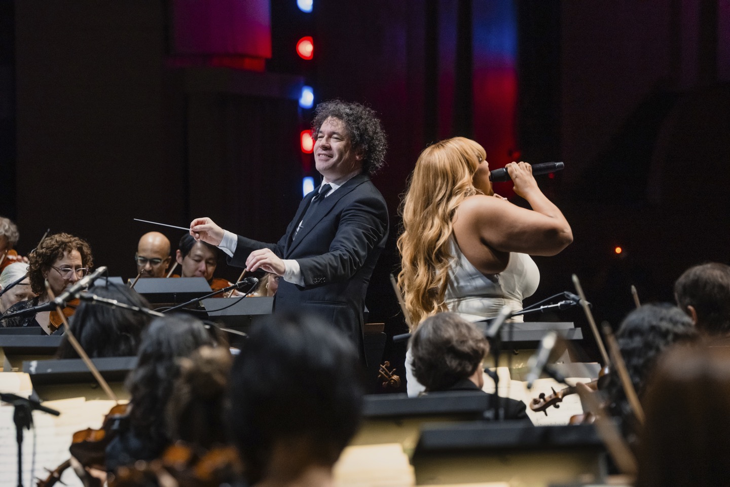 Gustavo Dudamel Debuts at NYC Radio City Hall for NY Philharmonic's New Season With Lizzo, St.Vincent & More - The Garnette Report